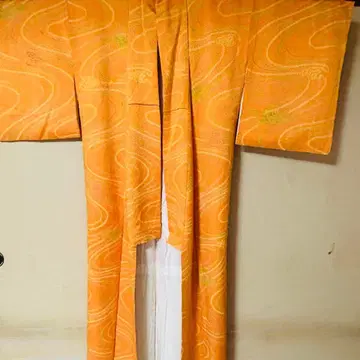 기모노 코몬 아름다운 오렌지 컬러 파도 무늬 레트로