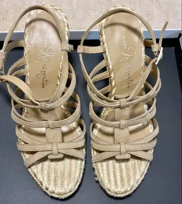 Ginza Kanematsu 베이지 스트랩 샌들