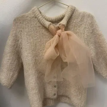 [ ZARA ] 리본 포함 크림색 니트 스웨터