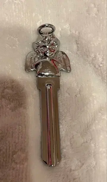 은의 엔젤 모티브의 열쇠 (초코볼 경품)