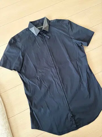 엠포리오 아르마니 다크 블루 셔츠