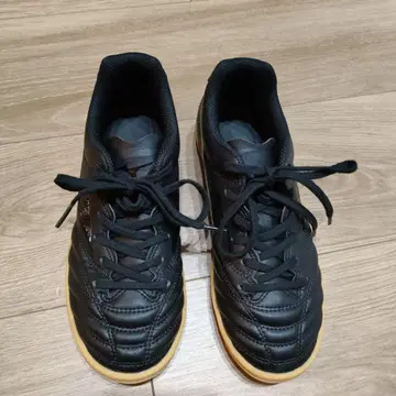 모나르시다 네오 풋살화 블랙