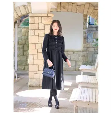 Chesty 프릴 디테일 원피스