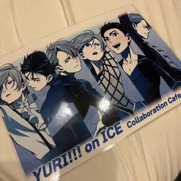 YURI!!! on ICE 콜라보 카페 런치 매트
