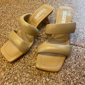 새상품급! 미사용에 가까움! STACCATO 샌들 22.5cm 베이지