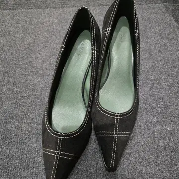 RANDA 블랙 스틸레토 펌프스