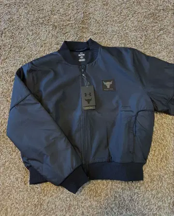 언더아머 프로젝트 락 MA-1 점퍼 S 사이즈