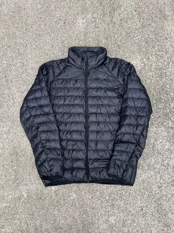 유니클로 블랙 다운 자켓