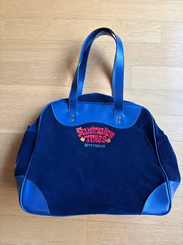 Betty's blue x marshmallow time 벨로아 백