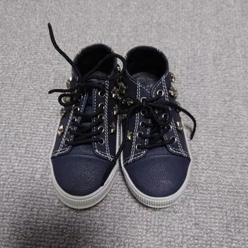 SD 13 사이즈 스니커즈 LEEKE WORLD