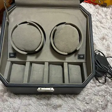 회전식 그레이 시계 케이스 6개 수납 AC 어댑터 포함