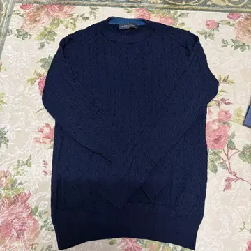 나노 유니버스, 다크 네이비 니트