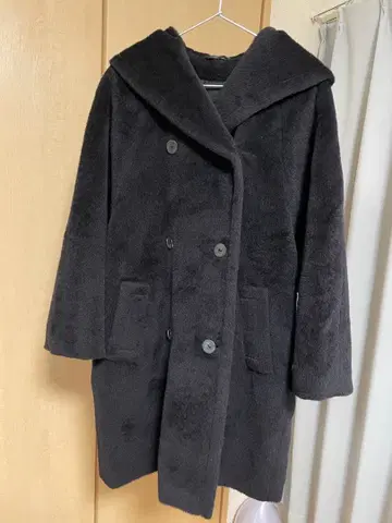 아쿠아 스큐텀 블랙 후드 부착 더블 버튼 코트