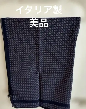 살바토레 페라가모의 간치니 패턴 실크 혼방 코튼 스카프입니다. 새상품
