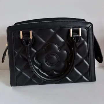 MARY QUANT 스퀘어 퀼트 데이지 패치 2WAY 토트