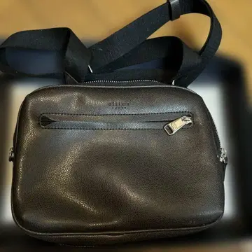 브라운 가죽 숄더백