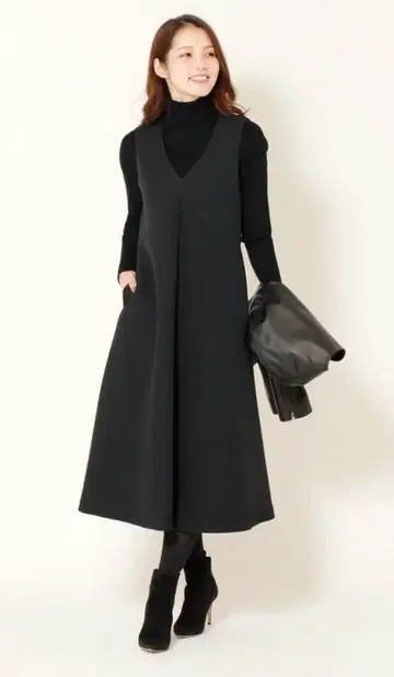 MPremier BLACK 퀼트 라이크 자카드 원피스