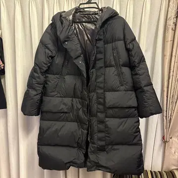 유니클로 블랙 다운 자켓 S 사이즈