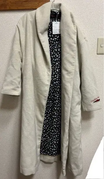 [ 미사용 새상품 ] 디즈니 가운 코트 [ 크루엘라 ] L 사이즈