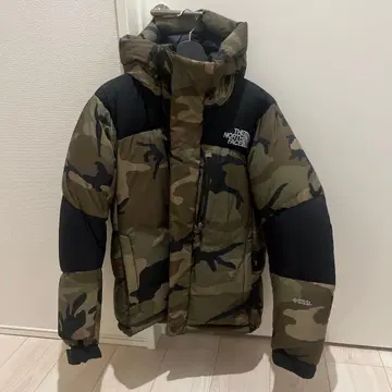 THE NORTH FACE 카모플라쥬 다운 자켓
