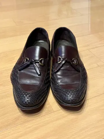 BARRATS 다크 브라운 뜨개질 디자인 로퍼