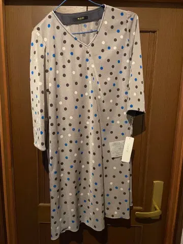 물방울 무늬 V넥 7부 소매 원피스