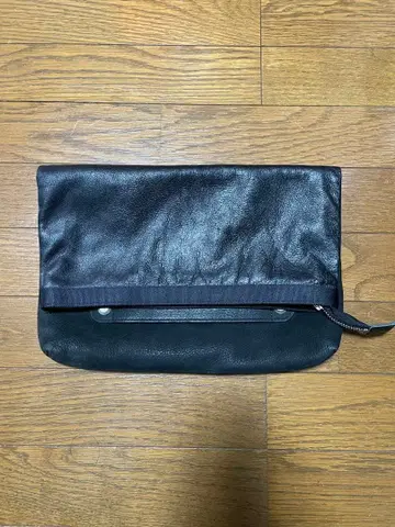 블랙 가죽 클러치백 A4 사이즈 수납