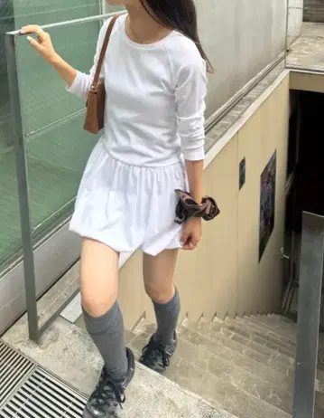 [ 새상품 ] 차오패닉 티피 밑단 벌룬 모듬 롱 TEE