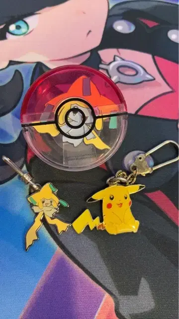 지라치 키링 배지