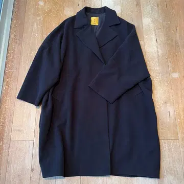 어반 리서치 ROSSO 블랙 테인트 코트