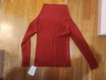 오프숄더 빨간색 리브 긴팔 스웨터