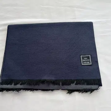 실크 머플러 리버서블 미세 기모 네이비 x 라이트 그레이 품질 표시 있음