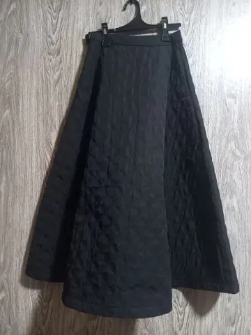 basement online 블랙 퀼팅 플레어 롱 스커트 새상품 29