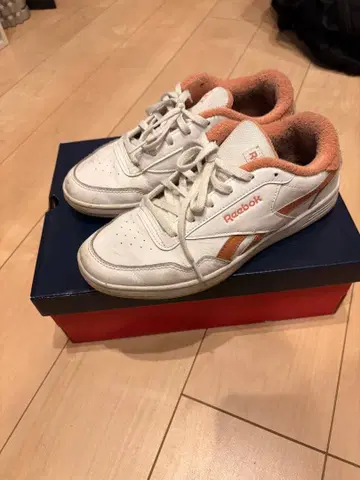 리복 스니커즈 화이트/오렌지