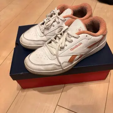 Reebok 스니커즈 화이트/핑크