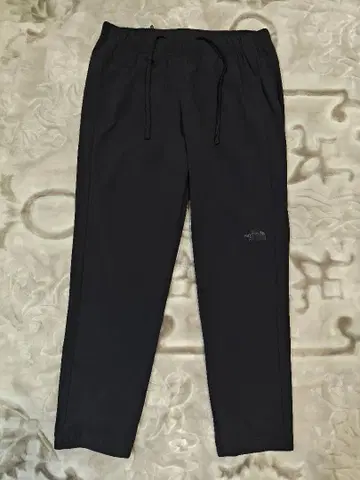 새상품급 The North Face 릴랙스 팬츠 L 사이즈 얇은 소재