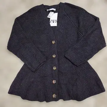 ZARA 다크 그레이 리브 가디건