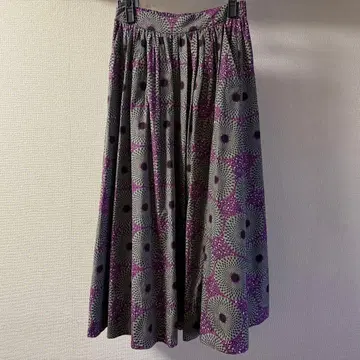 르 글라직 ( LE GLAZIK ) 패디드 패턴 스커트