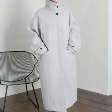 KBF 하이넥 롱 코트 하자 있음