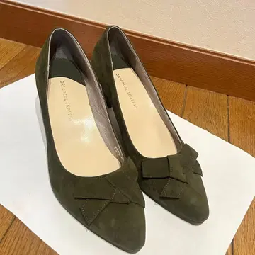 올리브 그린 리본 포함 하이힐 펌프스