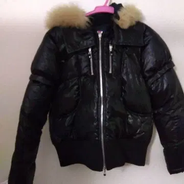 블랙 다운 자켓 후드 부착