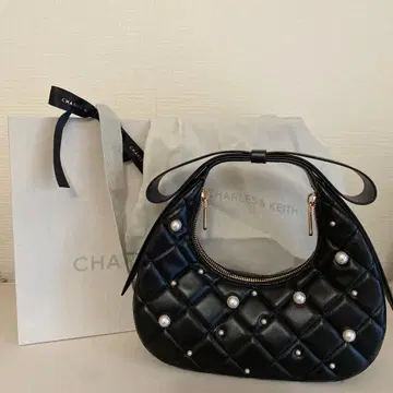 제이니 퀼트 펄 장식 보우 핸들 크레센트 백