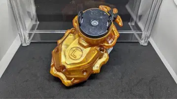 베이블레이드 버스트 풀 커스텀 베이 런처 LR 골드