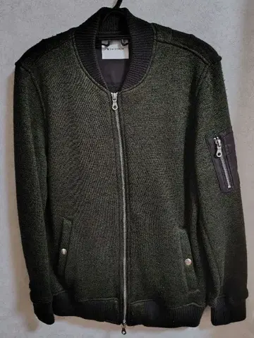 올리브 그린 집업 자켓