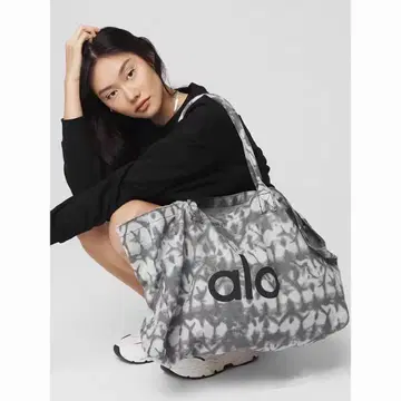 alo yoga 토트백 미개봉 새상품