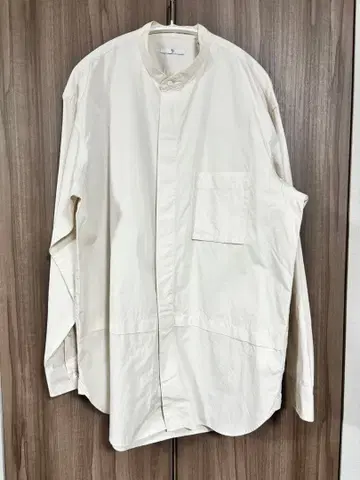 유니클로 +j 수피마 코튼 밴드 카라 셔츠