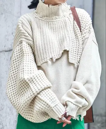 데미지 앙상블 니트 화이트