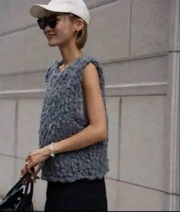 ELLIE 엘리 슬라브 니트 베스트 그레이