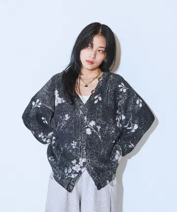 JEANASIS Blur 플라워 프린트 V 가디건 선착순!