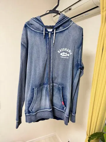 배스매니아, 웻 데님 후드티